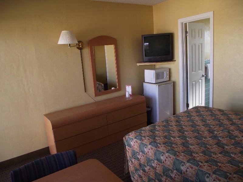 A 1 A Super Inn Ormond Beach Habitación foto
